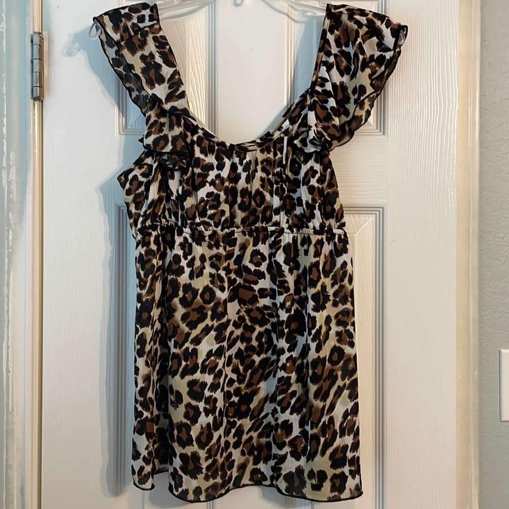 Cheetah top - Ruffle short sleeve - medium